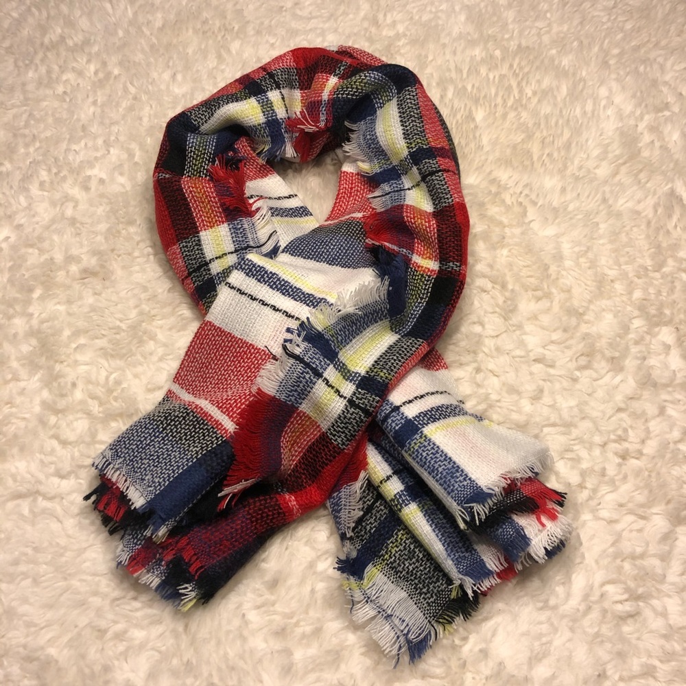 NWOT Large Plaid Blanket Scarf